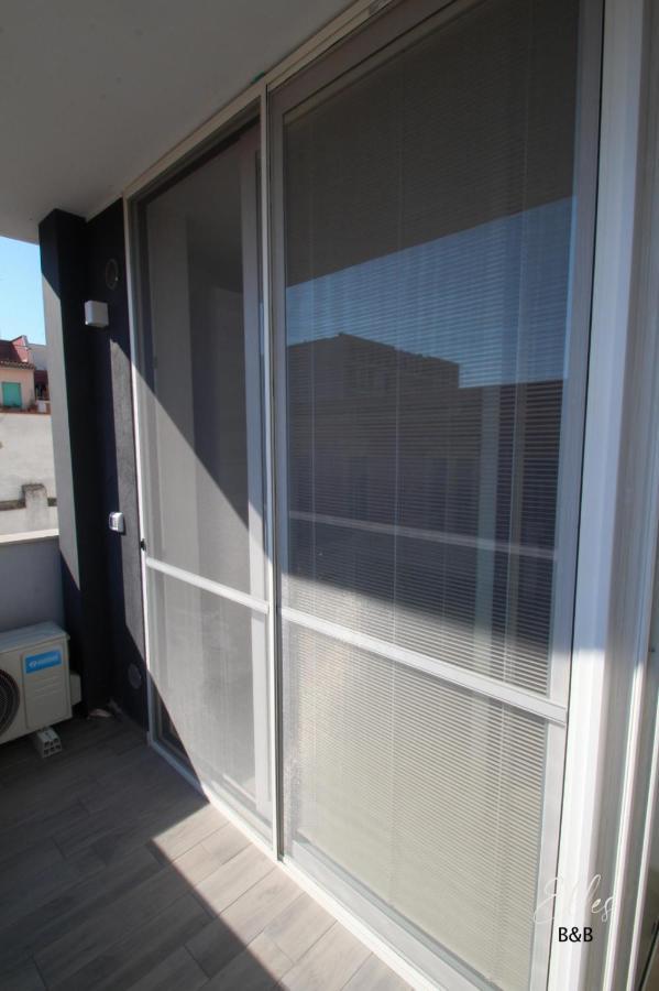 B&B Elles Con Parcheggio Interno Barletta Dış mekan fotoğraf