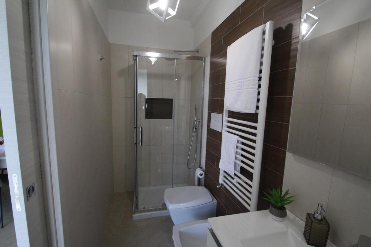 B&B Elles Con Parcheggio Interno Barletta Dış mekan fotoğraf