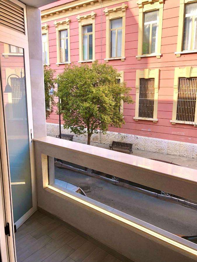 B&B Elles Con Parcheggio Interno Barletta Dış mekan fotoğraf