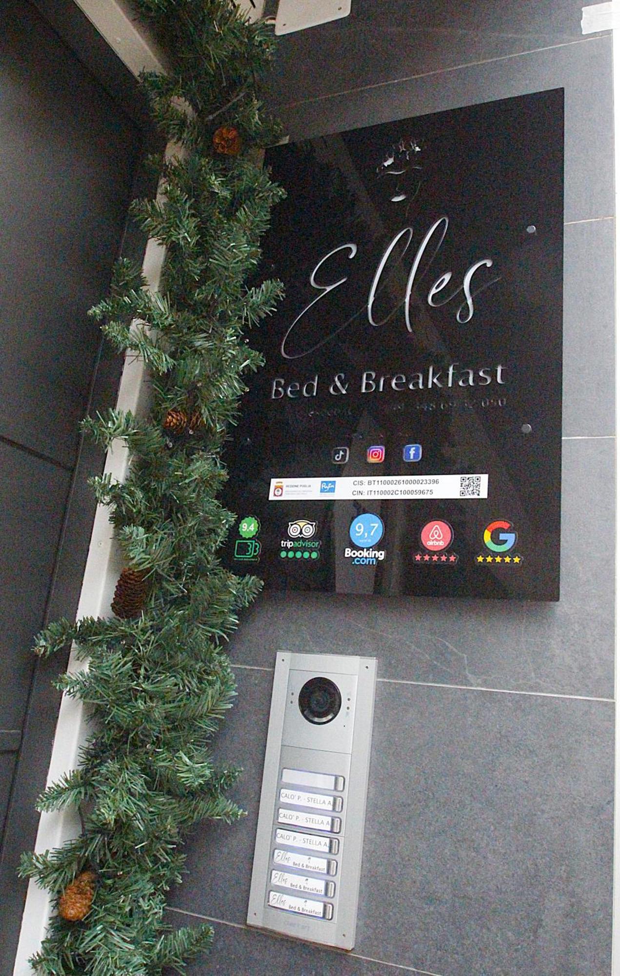 B&B Elles Con Parcheggio Interno Barletta Dış mekan fotoğraf