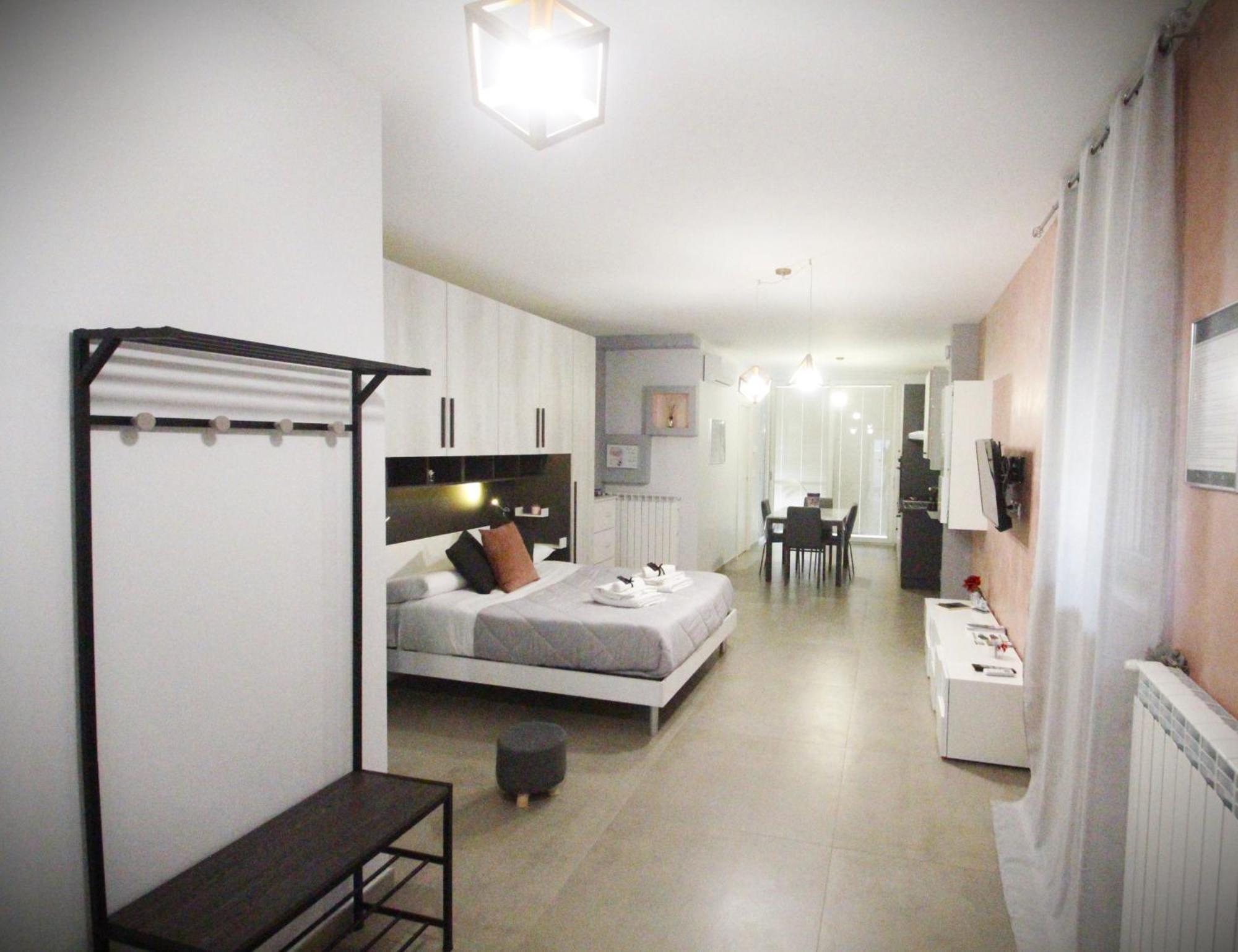 B&B Elles Con Parcheggio Interno Barletta Dış mekan fotoğraf