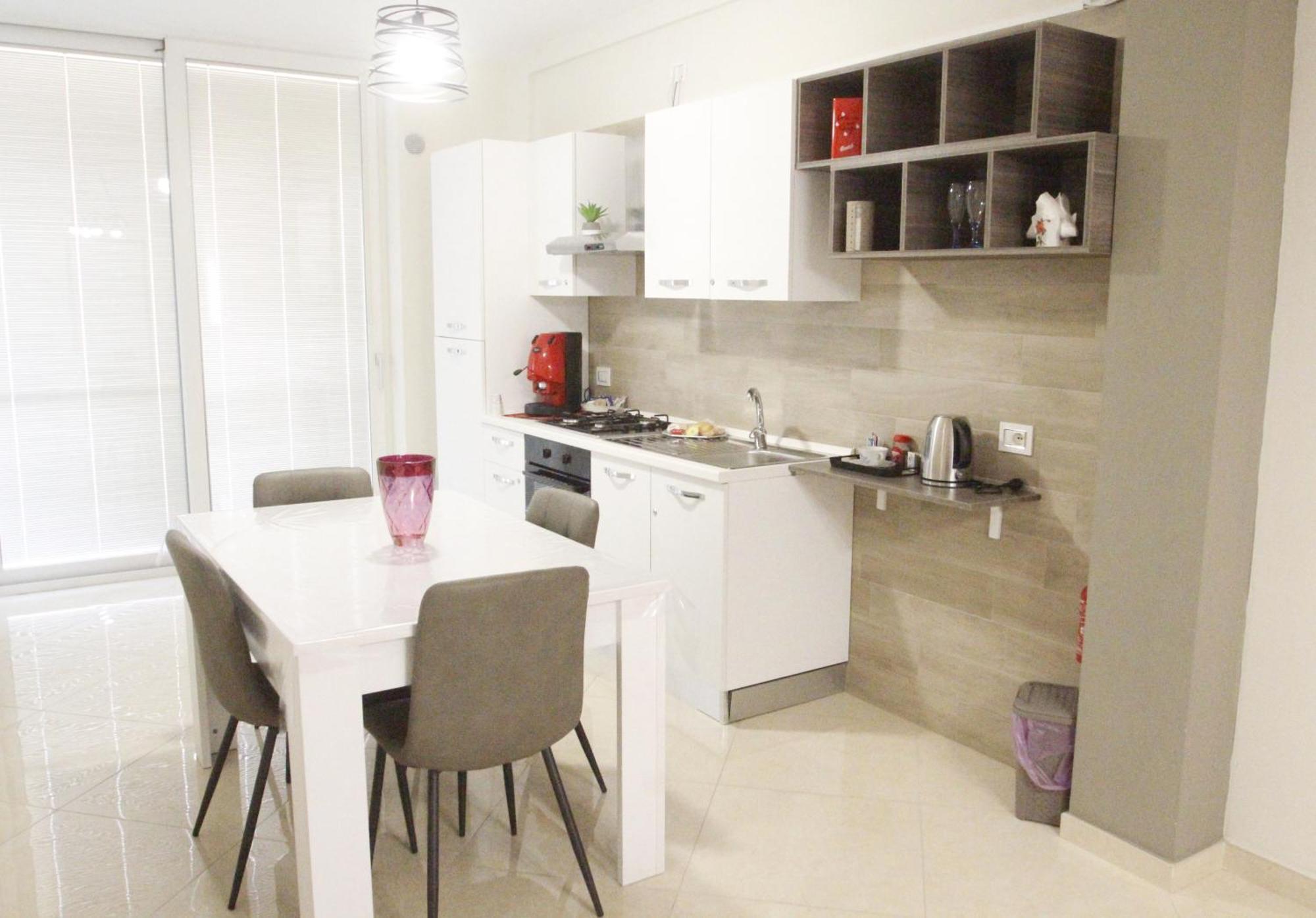 B&B Elles Con Parcheggio Interno Barletta Dış mekan fotoğraf